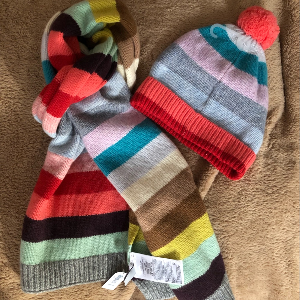 GAP Knit Matching Scarf & Hat set